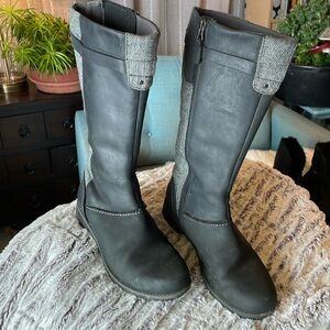 Women’s zip up leather tweed boot. Eddie Bauer size 8.5